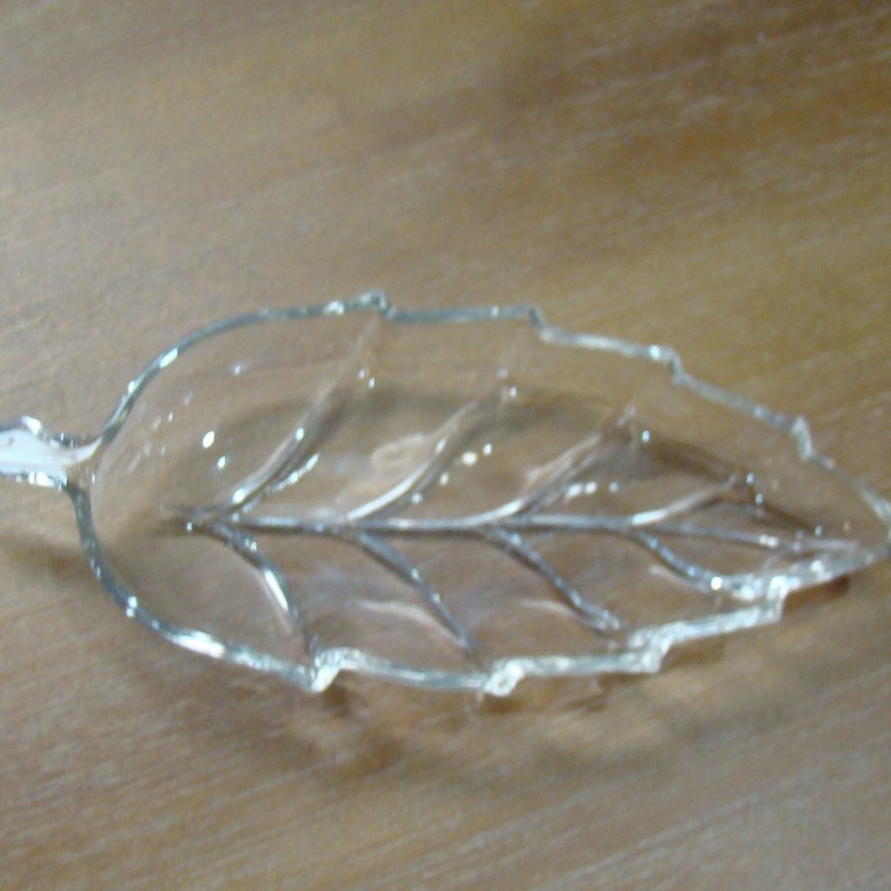 Vintage Glass Leaf Shaped Condiment/Candy Dish